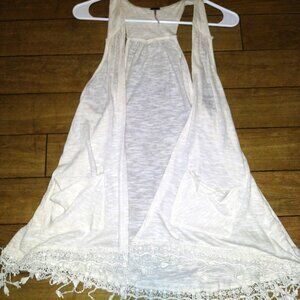 POOF OPEN FRONT CREAM BOHO FRINGE VEST CARDIGAN SIZE M